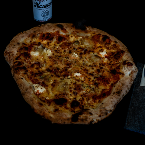 Pizza Quattro Formaggi - Nonnas Pizzeria