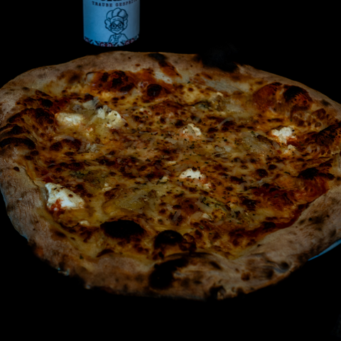 Pizza Quattro Formaggi - Nonnas Pizzeria